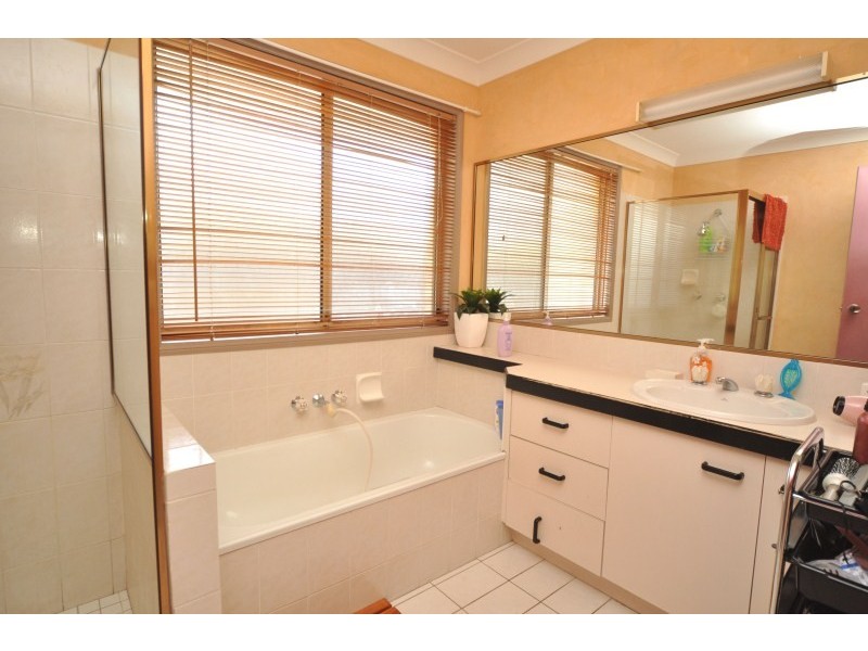 14 Waranga Way, Coombabah QLD 4216