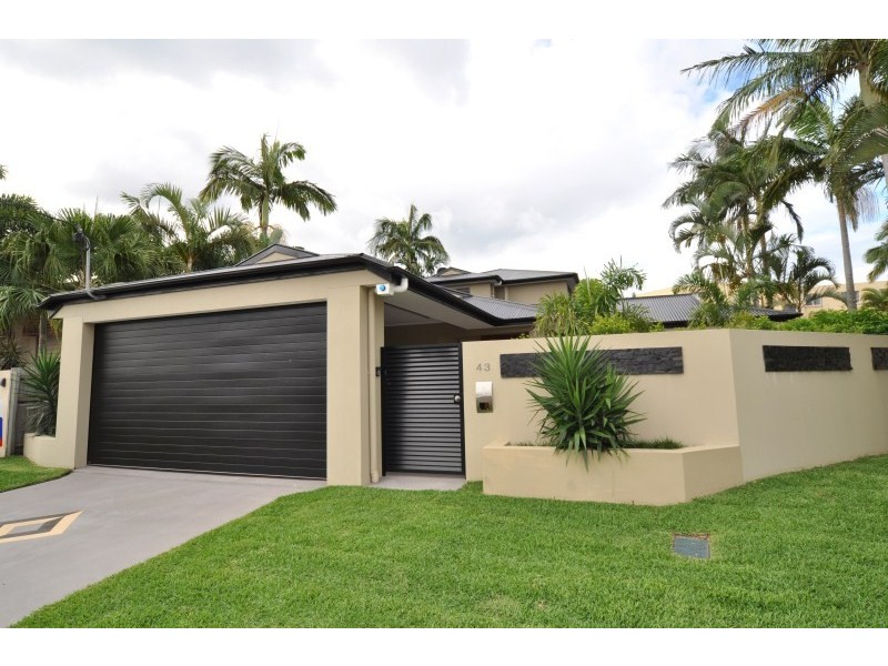 43 Broadwater Street, Runaway Bay QLD 4216