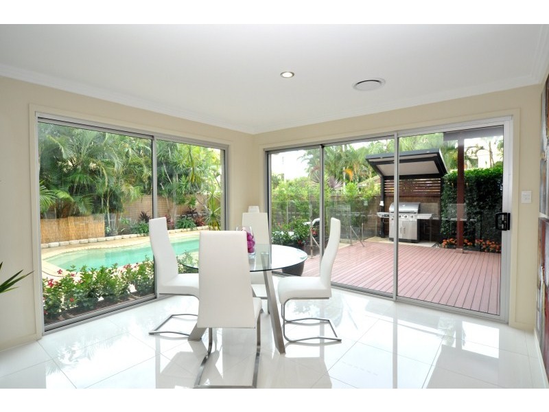 43 Broadwater Street, Runaway Bay QLD 4216