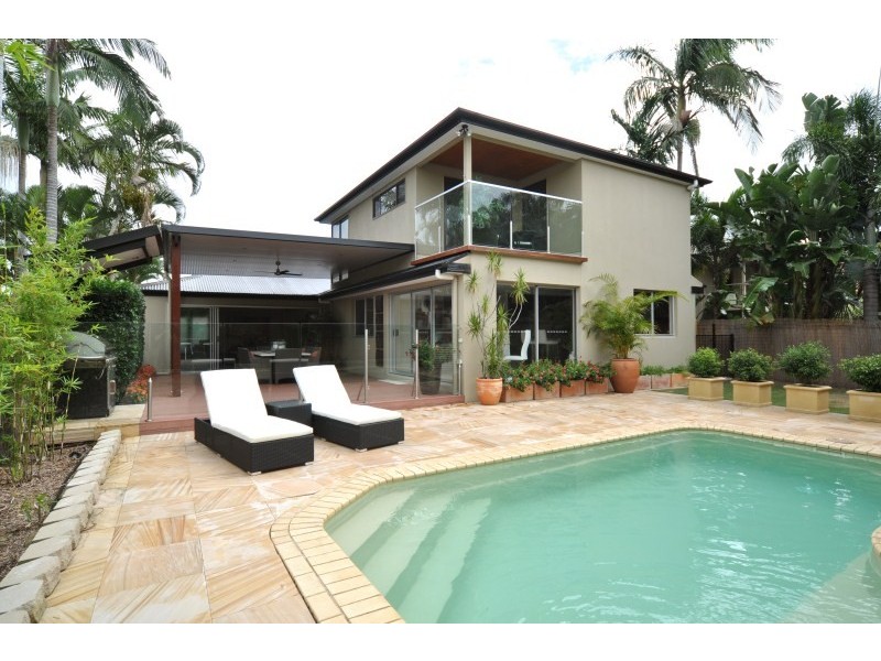 43 Broadwater Street, Runaway Bay QLD 4216