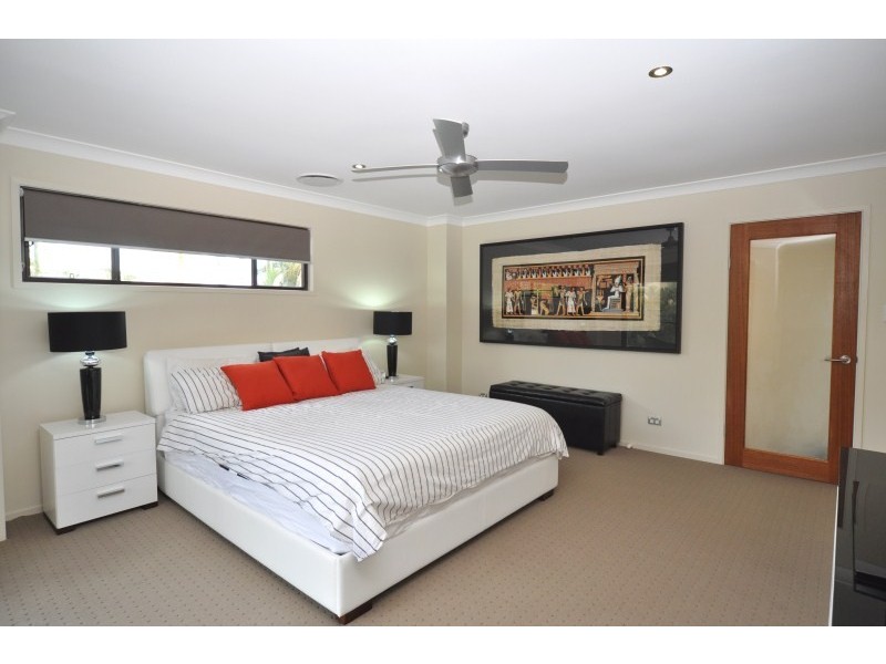 43 Broadwater Street, Runaway Bay QLD 4216