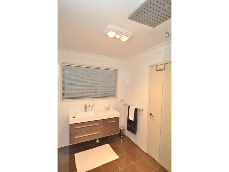 43 Broadwater Street, Runaway Bay QLD 4216