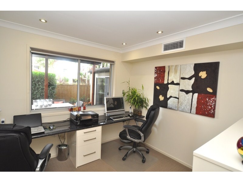 43 Broadwater Street, Runaway Bay QLD 4216