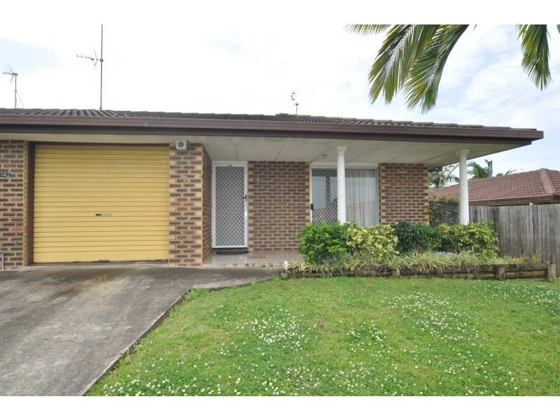 2/217 Central Street, Labrador QLD 4215