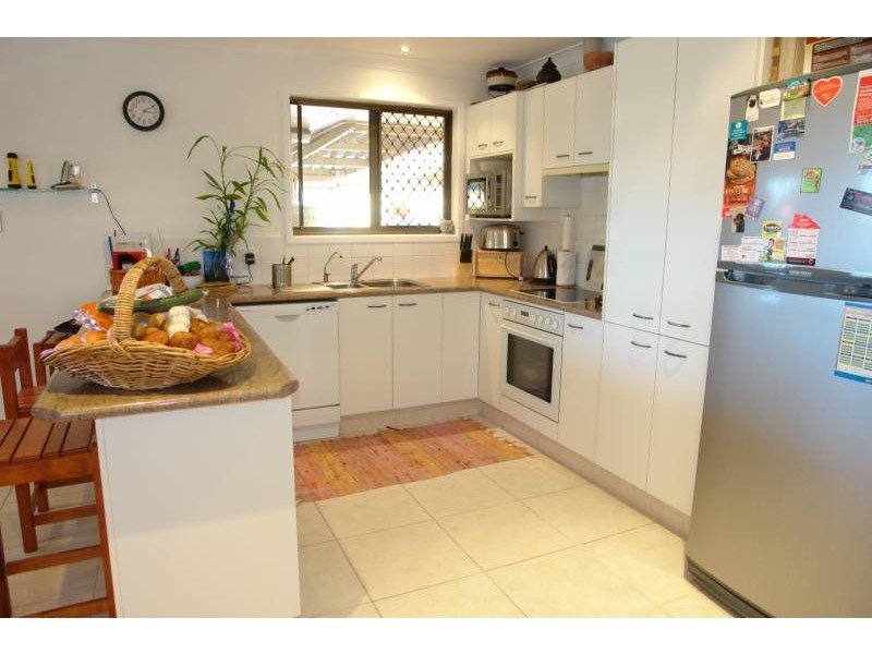 10 Sundown Drive, Paradise Point QLD 4216