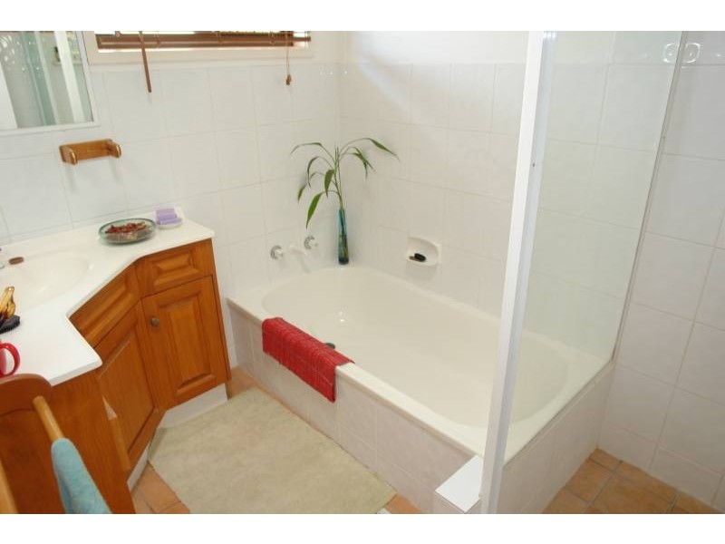 10 Sundown Drive, Paradise Point QLD 4216