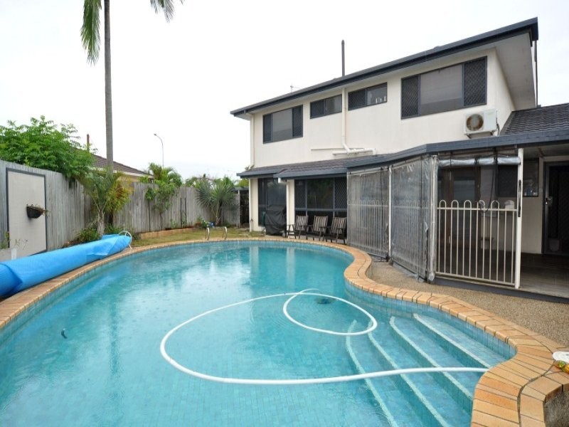 37 Sunbird Avenue, Paradise Point QLD 4216