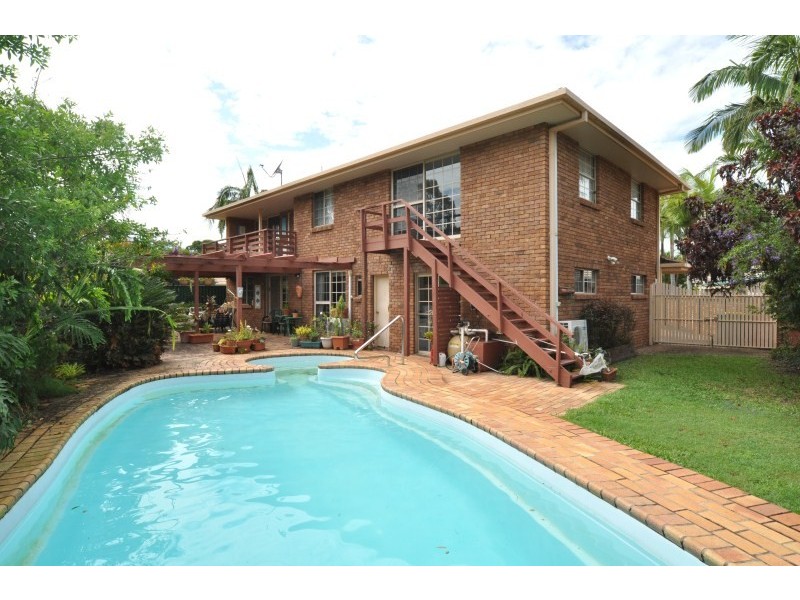 1/6 Dell Court, Coombabah QLD 4216