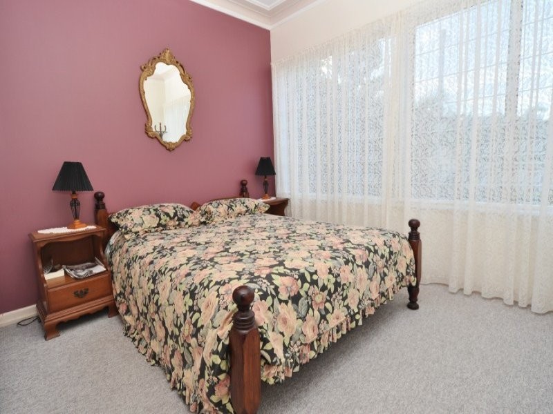 68 Poinsettia Avenue, Runaway Bay QLD 4216