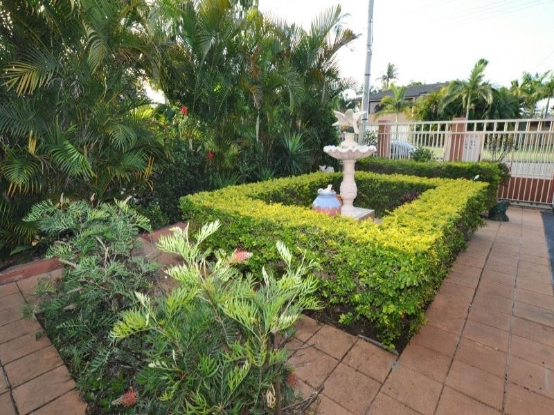 68 Poinsettia Avenue, Runaway Bay QLD 4216