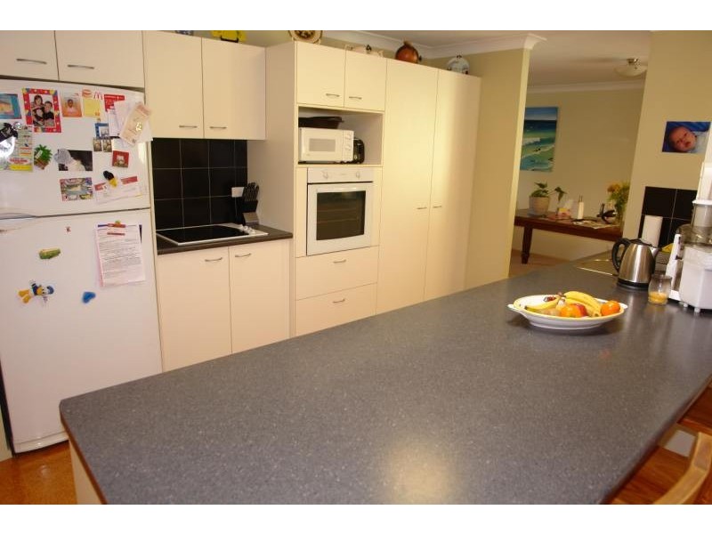 16 Burrinjuck Drive, Coombabah QLD 4216