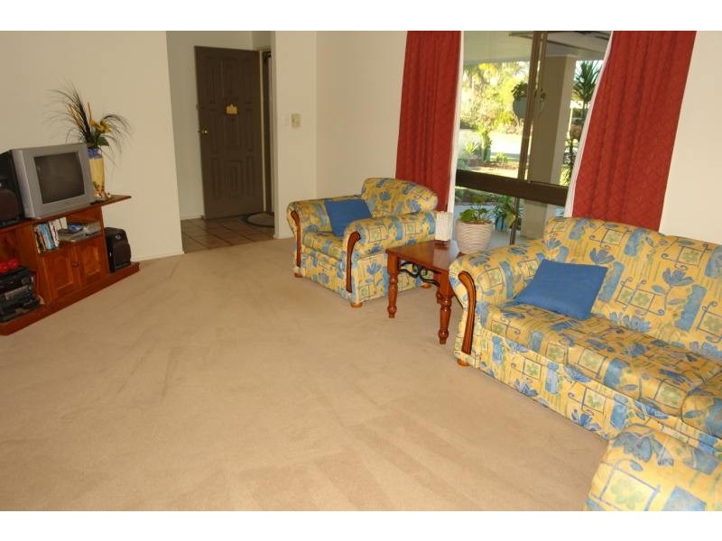 16 Burrinjuck Drive, Coombabah QLD 4216