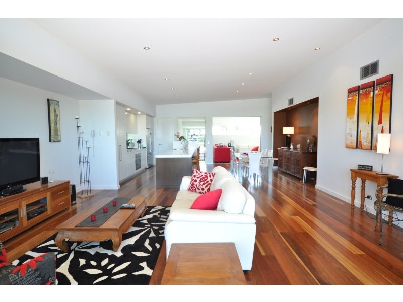 7528 Springfield Drive, Hope Island QLD 4212
