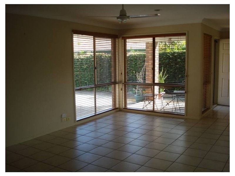 2/7 Riccarton Place, Labrador QLD 4215