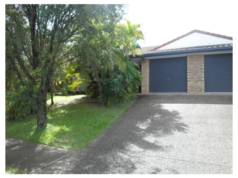 1/19 Nina Parade, Arundel QLD 4214