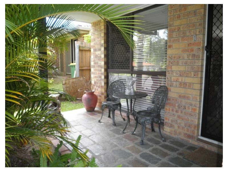1/19 Nina Parade, Arundel QLD 4214