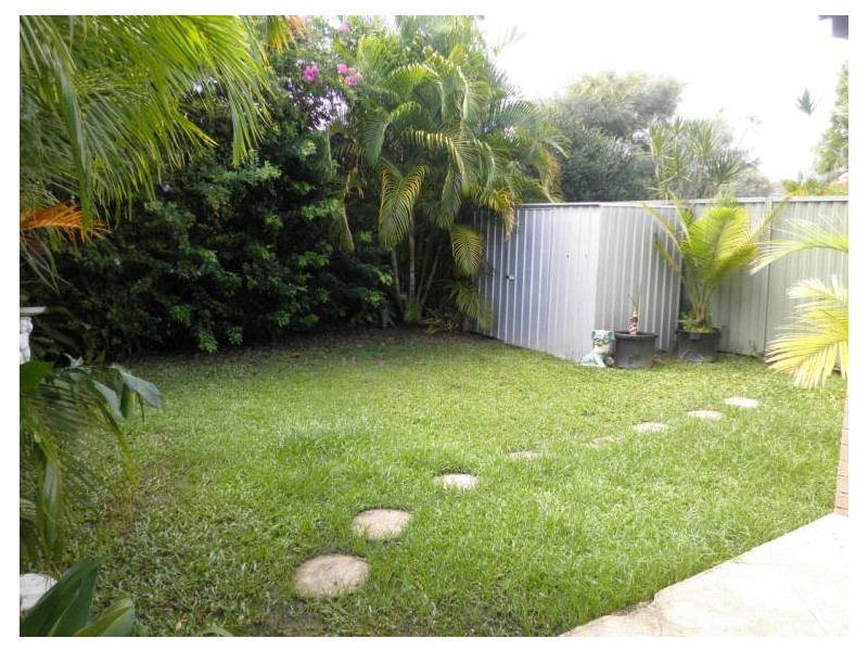 1/19 Nina Parade, Arundel QLD 4214