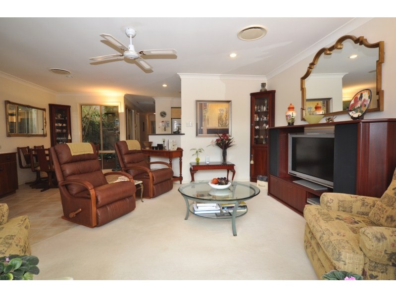 2/26 Nankeen Avenue, Paradise Point QLD 4216