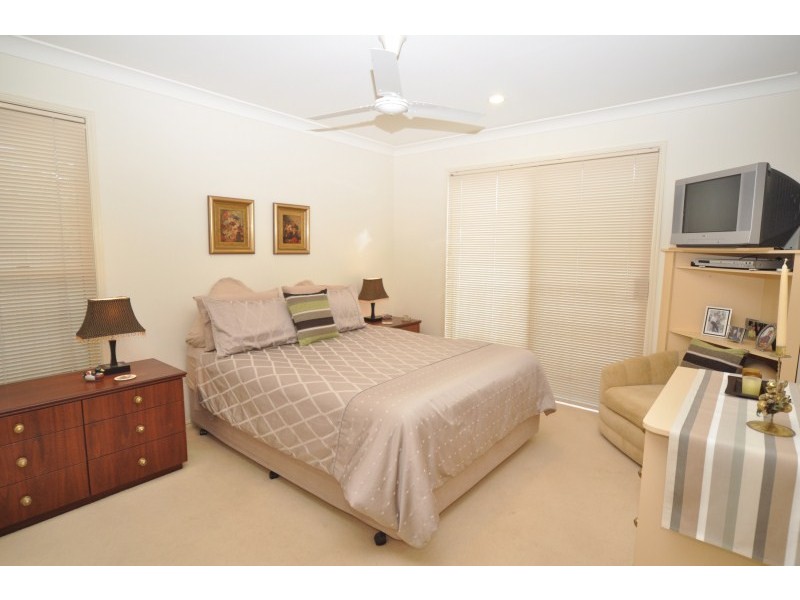 2/26 Nankeen Avenue, Paradise Point QLD 4216