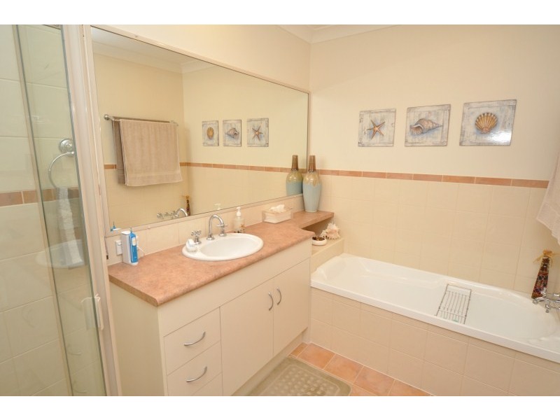 2/26 Nankeen Avenue, Paradise Point QLD 4216
