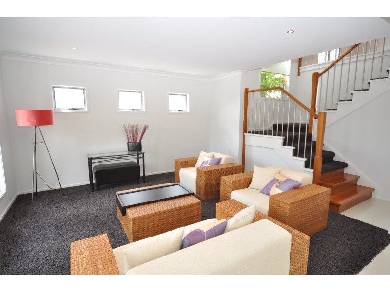 26 Wunburra Circle, Pacific Pines QLD 4211