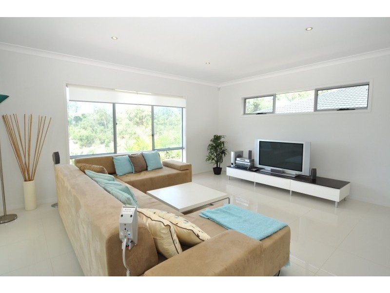 26 Wunburra Circle, Pacific Pines QLD 4211