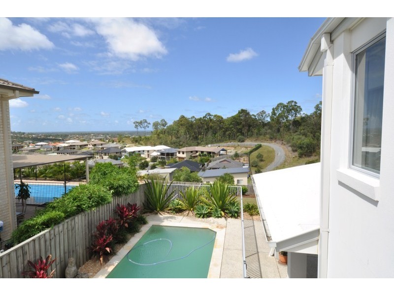 26 Wunburra Circle, Pacific Pines QLD 4211