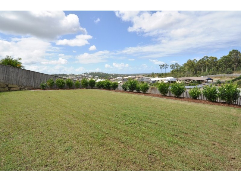 26 Wunburra Circle, Pacific Pines QLD 4211