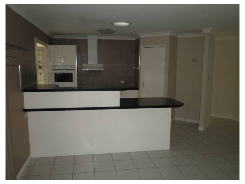 76 Open Drive, Arundel QLD 4214
