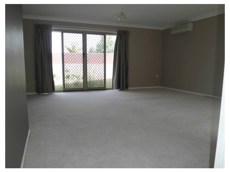 76 Open Drive, Arundel QLD 4214