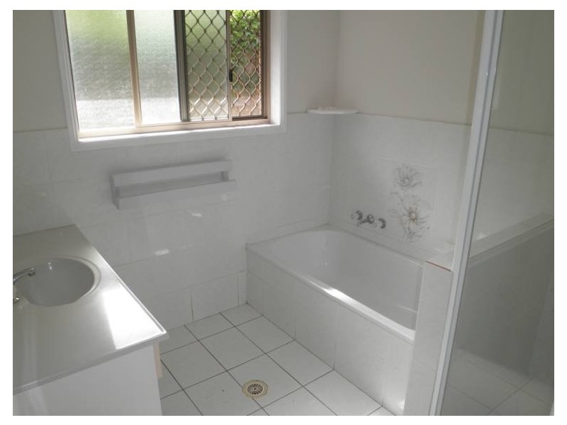76 Open Drive, Arundel QLD 4214