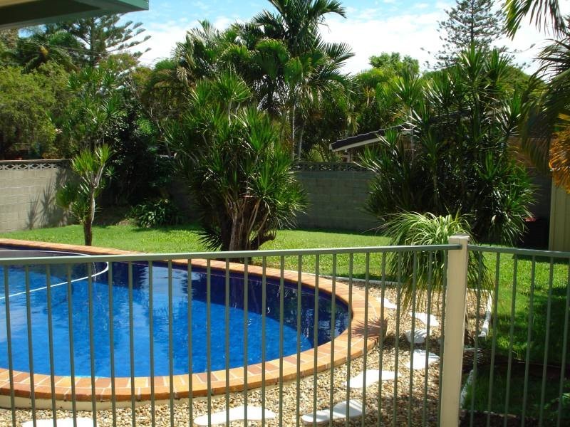 19 Belleview Parade, Labrador QLD 4215