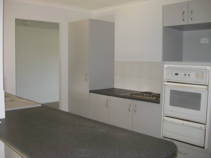 10 Range Court, Arundel QLD 4214
