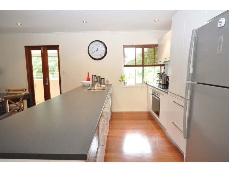 11 Ashgrove Avenue, Runaway Bay QLD 4216