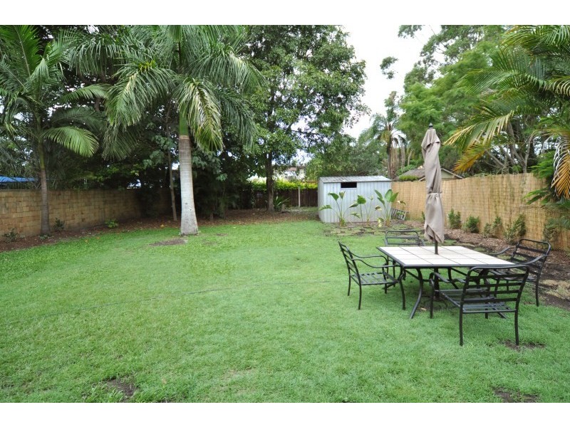 11 Ashgrove Avenue, Runaway Bay QLD 4216