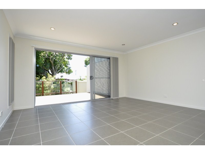 1/17 Eider Avenue, Paradise Point QLD 4216