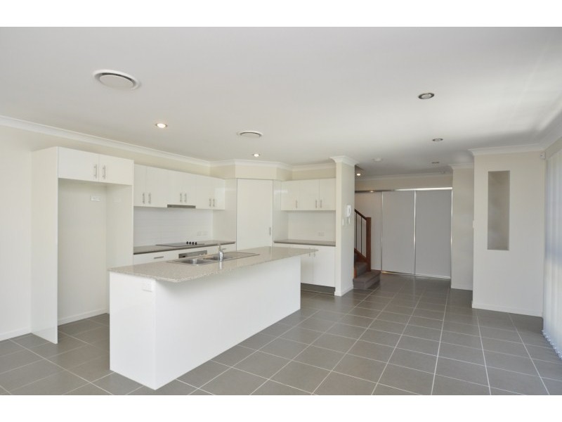 1/17 Eider Avenue, Paradise Point QLD 4216
