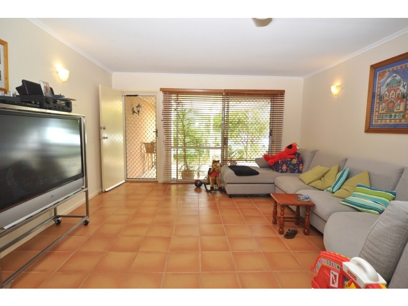 17 Shoveller Avenue, Paradise Point QLD 4216