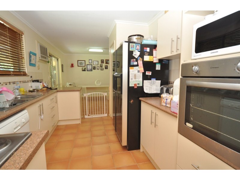 17 Shoveller Avenue, Paradise Point QLD 4216