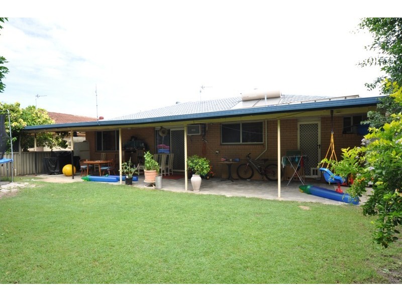 17 Shoveller Avenue, Paradise Point QLD 4216