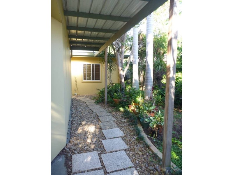 7 Kerr Avenue, Southport QLD 4215