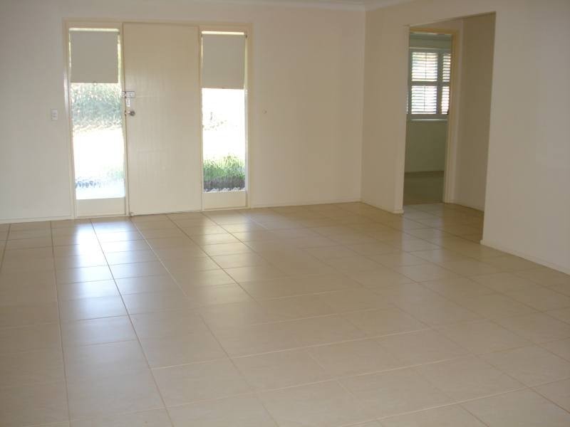 5 Bass Place, Paradise Point QLD 4216