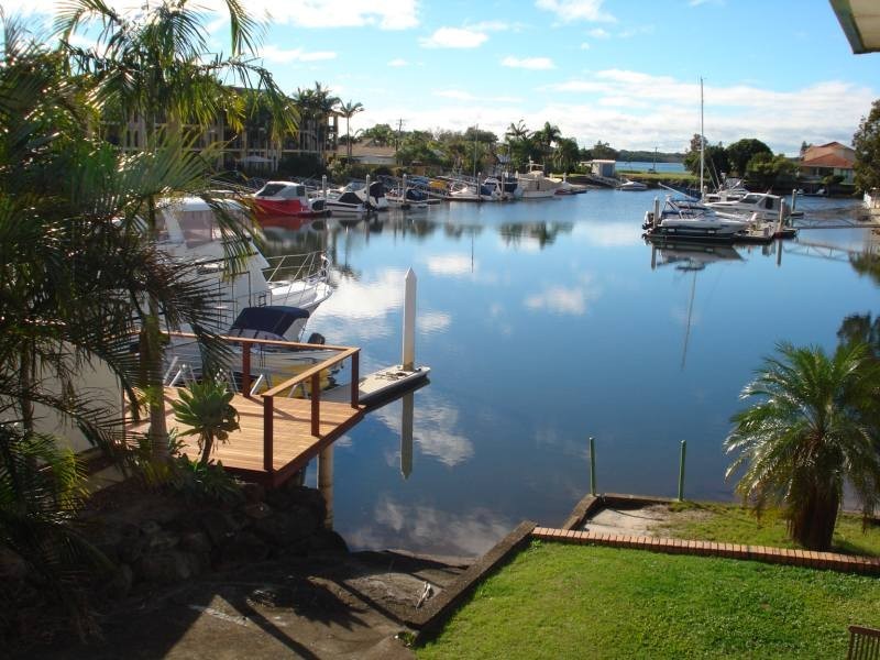 2/83 Bayview Street, Runaway Bay QLD 4216