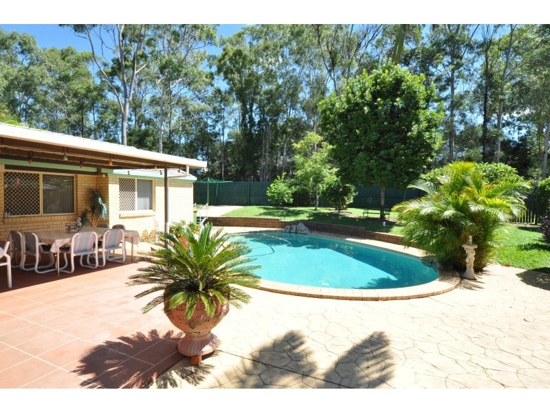 5 Chiffley Place, Arundel QLD 4214