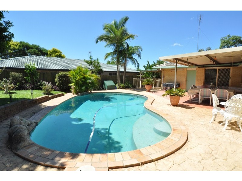 5 Chiffley Place, Arundel QLD 4214