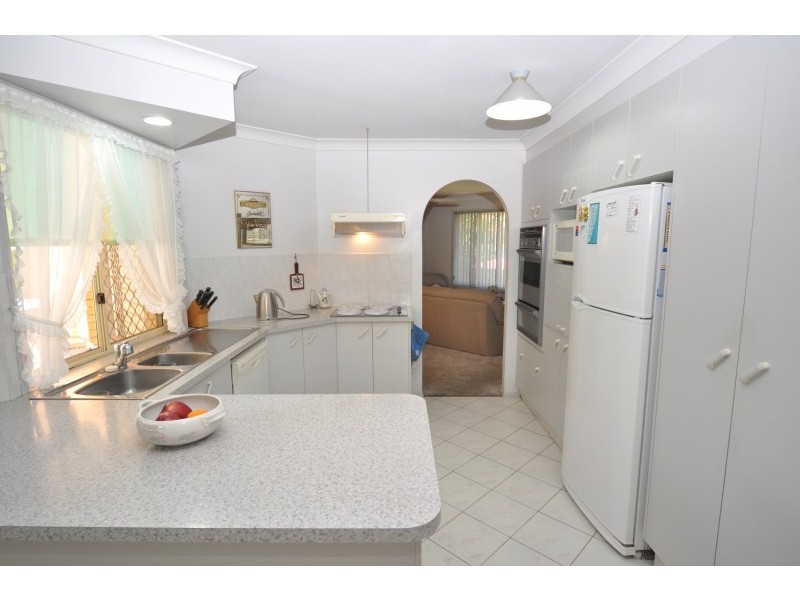 5 Chiffley Place, Arundel QLD 4214