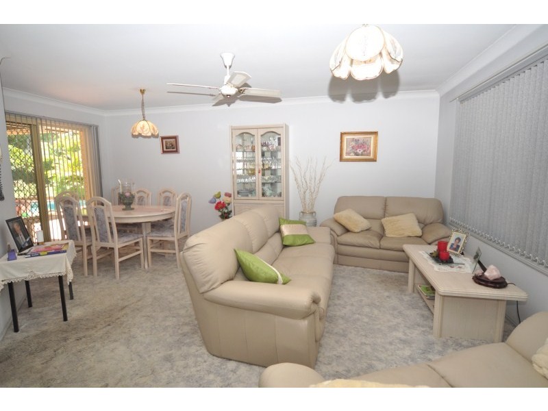 5 Chiffley Place, Arundel QLD 4214