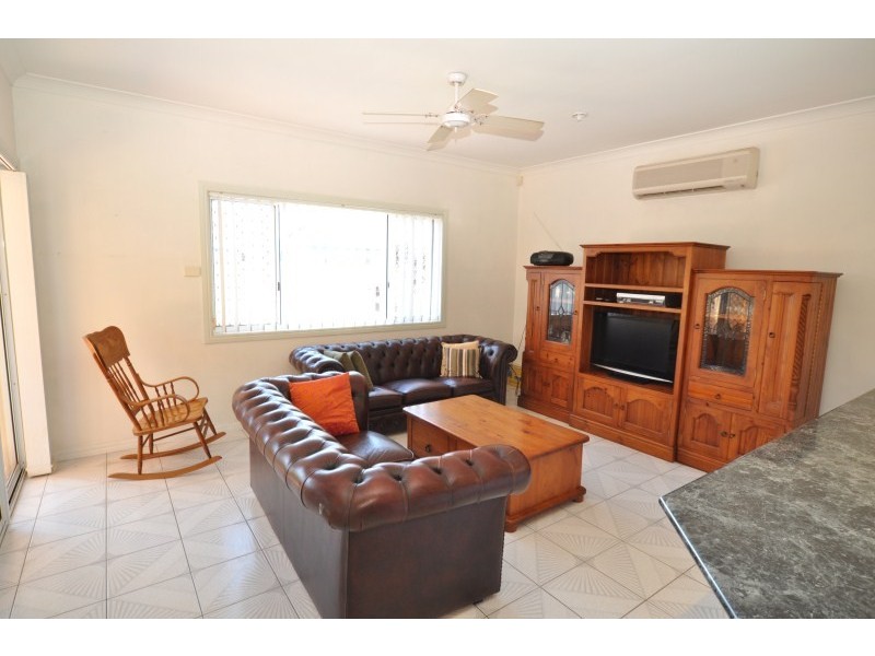 24 Christa Way, Benowa Waters QLD 4217