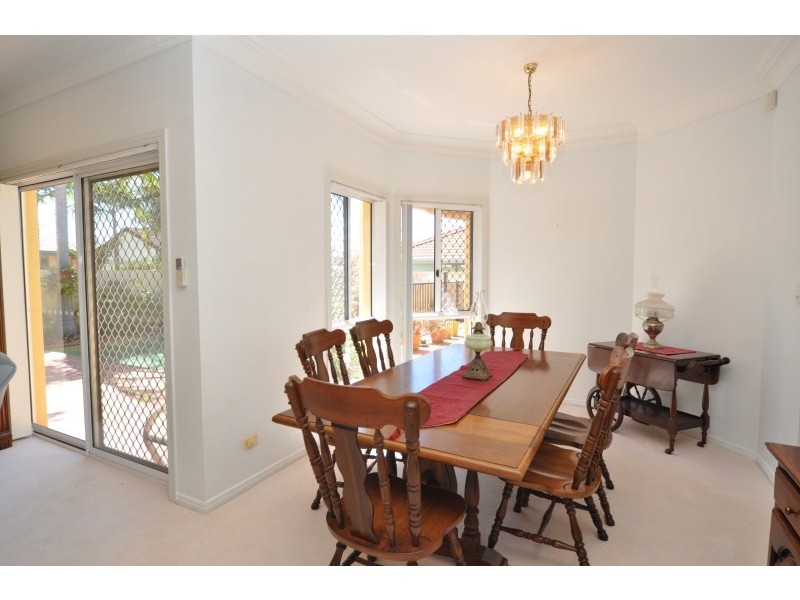 24 Christa Way, Benowa Waters QLD 4217