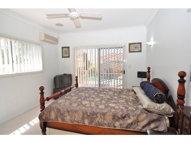 24 Christa Way, Benowa Waters QLD 4217